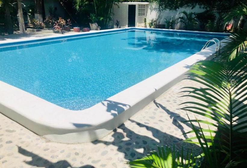 هتل Y Restaurante Rincón Familiar