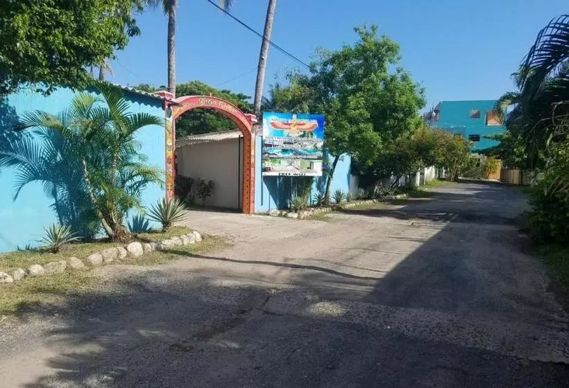 هتل Y Restaurante Rincón Familiar
