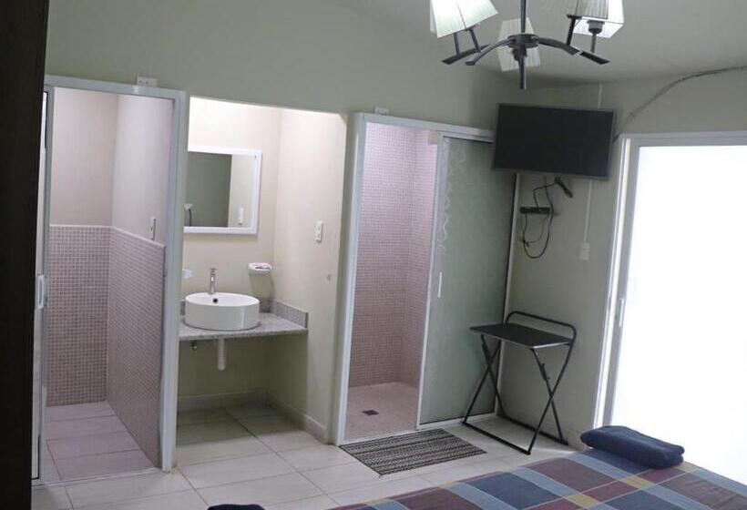 هتل Y Restaurante Rincón Familiar