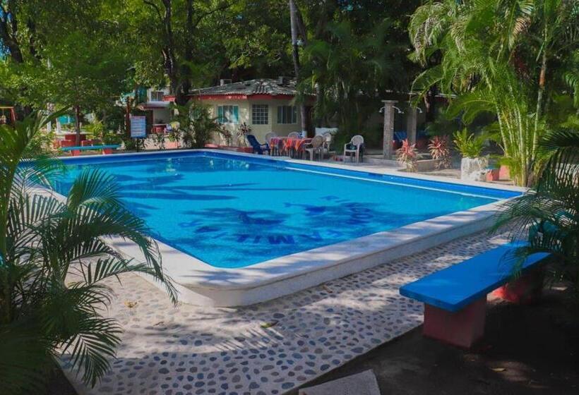 هتل Y Restaurante Rincón Familiar