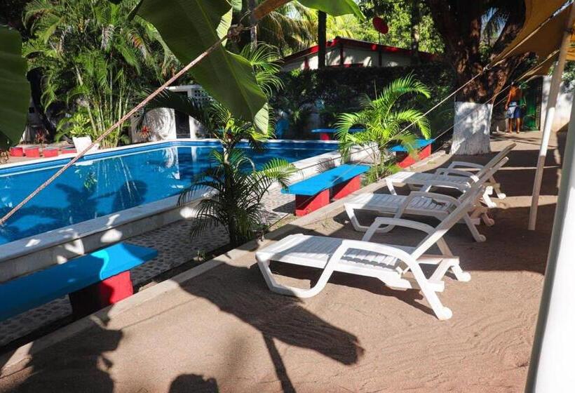 هتل Y Restaurante Rincón Familiar