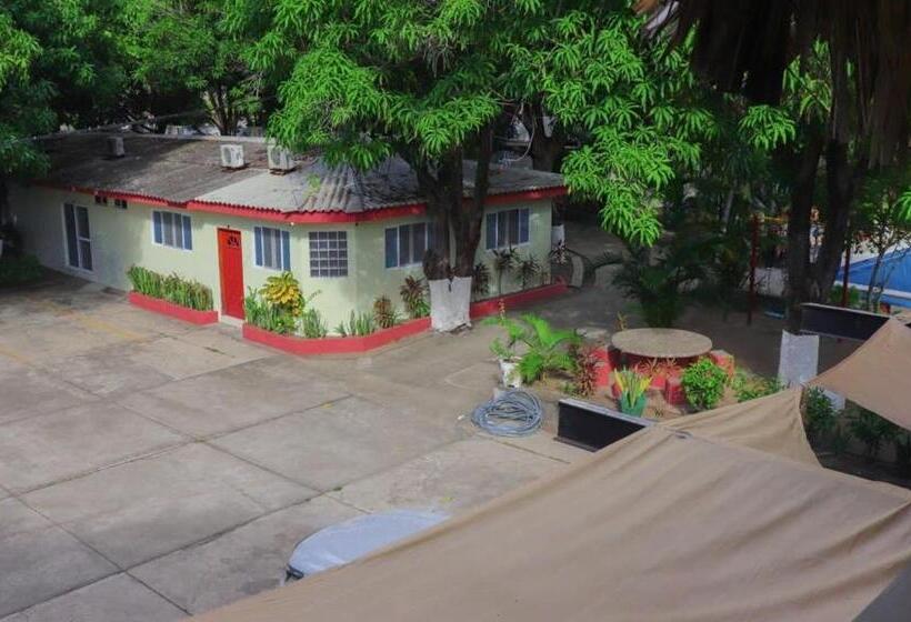 هتل Y Restaurante Rincón Familiar