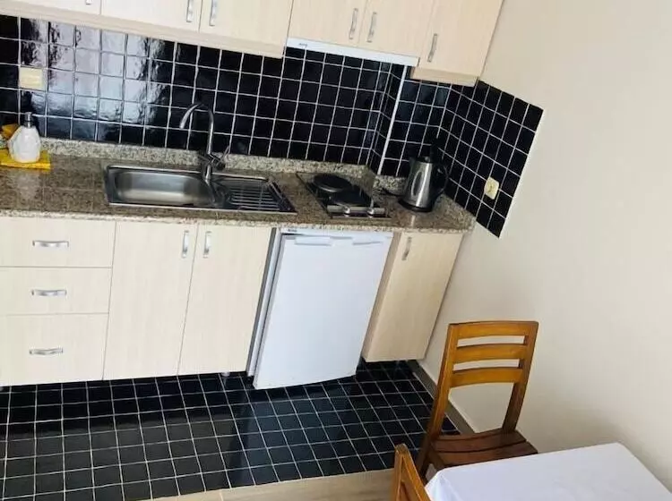 Ileri Hotel & Apartments