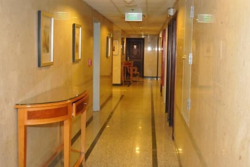 בית מלון כפרי Qasr Al Ansar Golden Tulip