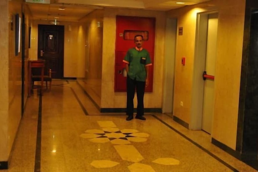 בית מלון כפרי Qasr Al Ansar Golden Tulip