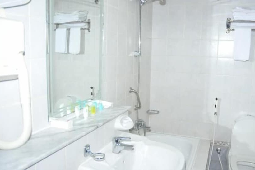 בית מלון כפרי Qasr Al Ansar Golden Tulip