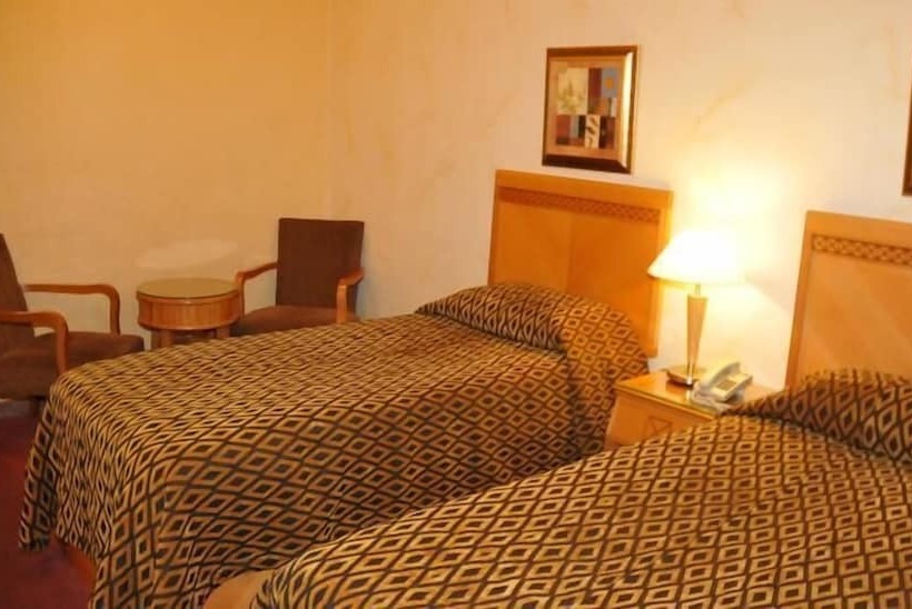 בית מלון כפרי Qasr Al Ansar Golden Tulip