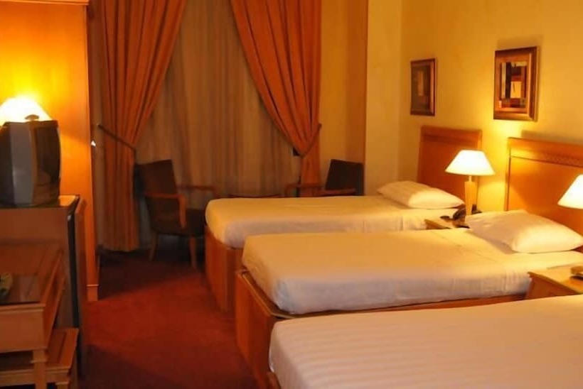 בית מלון כפרי Qasr Al Ansar Golden Tulip