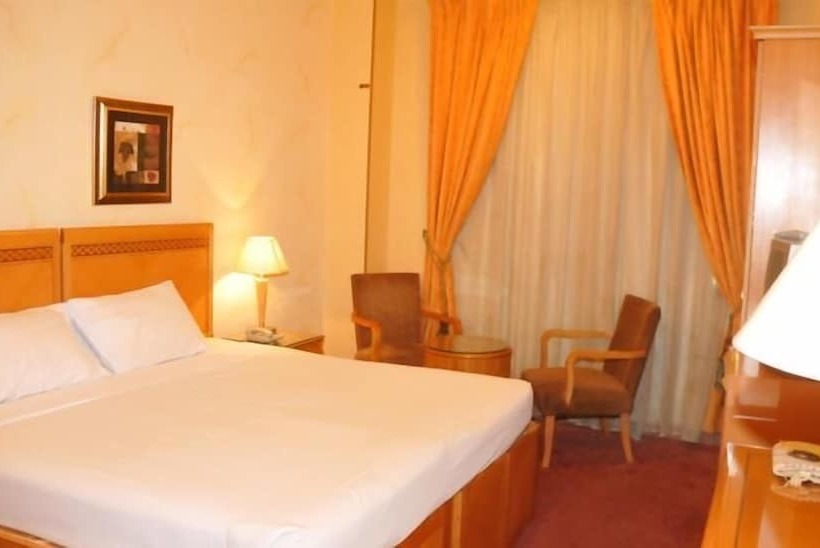 בית מלון כפרי Qasr Al Ansar Golden Tulip