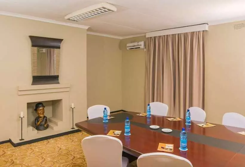 هتل Heritage By Serendib