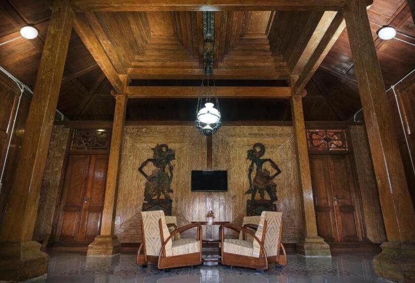 فندق Kampoeng Joglo Boutique
