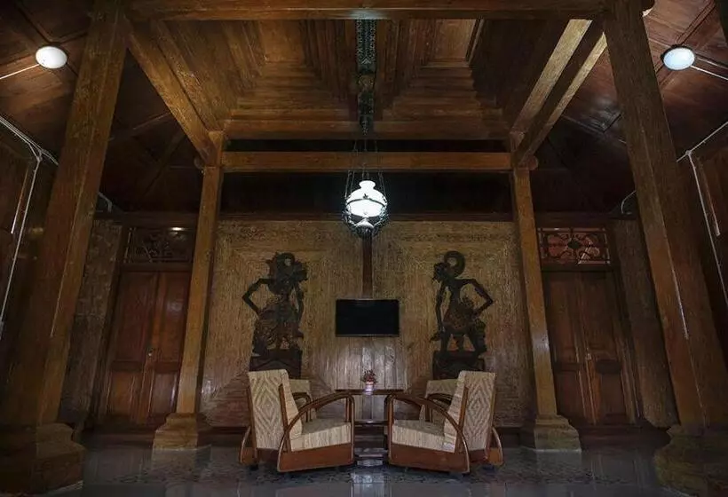 Hotelli Kampoeng Joglo Boutique