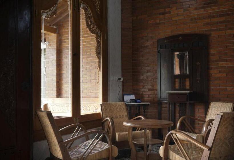 فندق Kampoeng Joglo Boutique