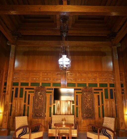فندق Kampoeng Joglo Boutique