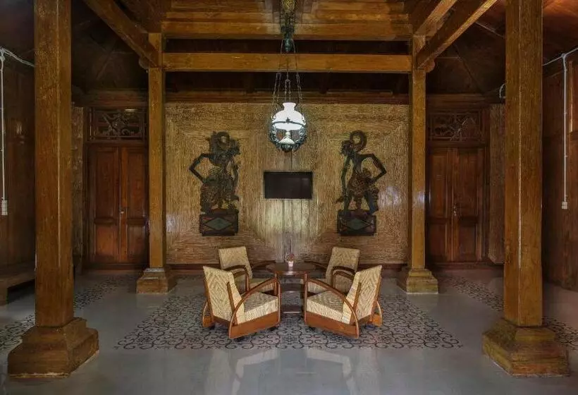 Hotelli Kampoeng Joglo Boutique