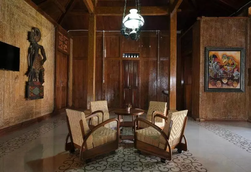 Hotelli Kampoeng Joglo Boutique