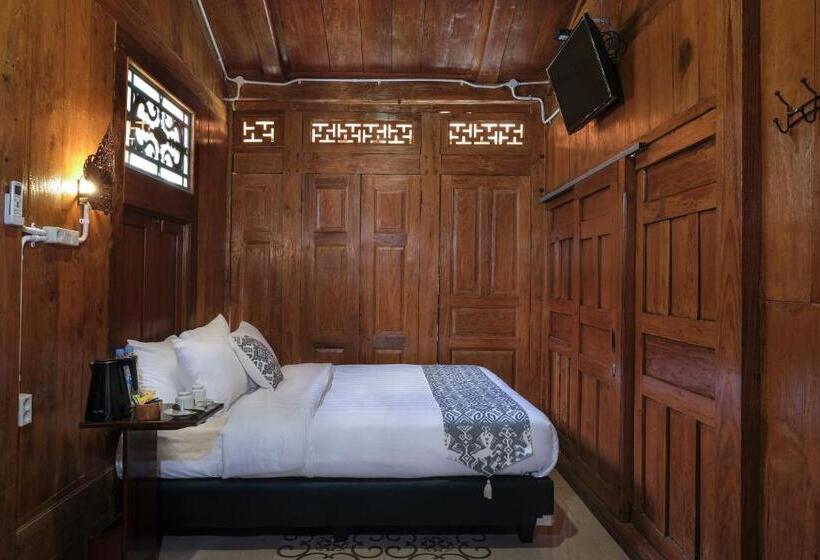 فندق Kampoeng Joglo Boutique