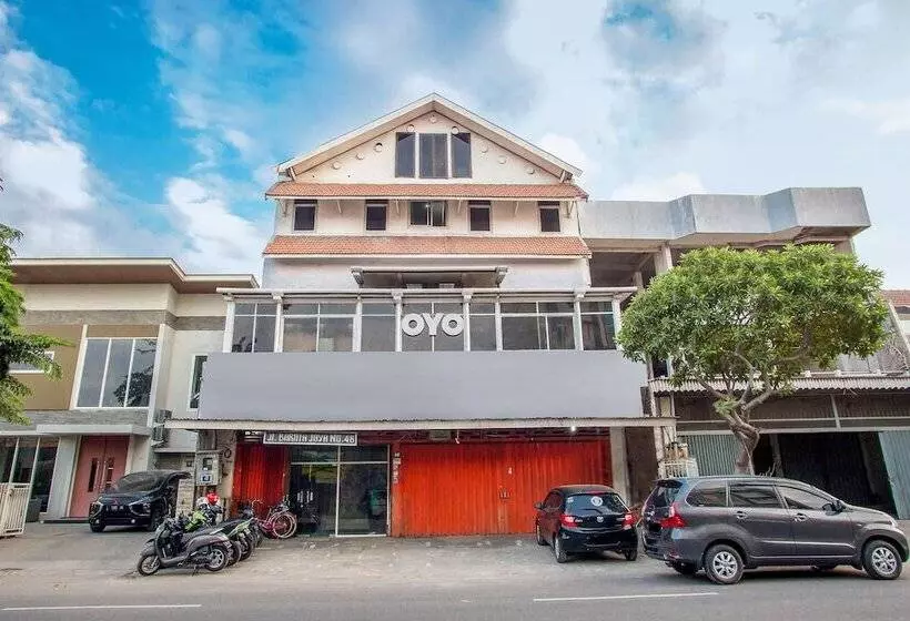 ホテル Oyo 164 Ang's Residence
