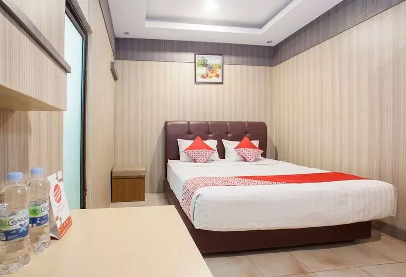 ホテル Oyo 164 Ang's Residence