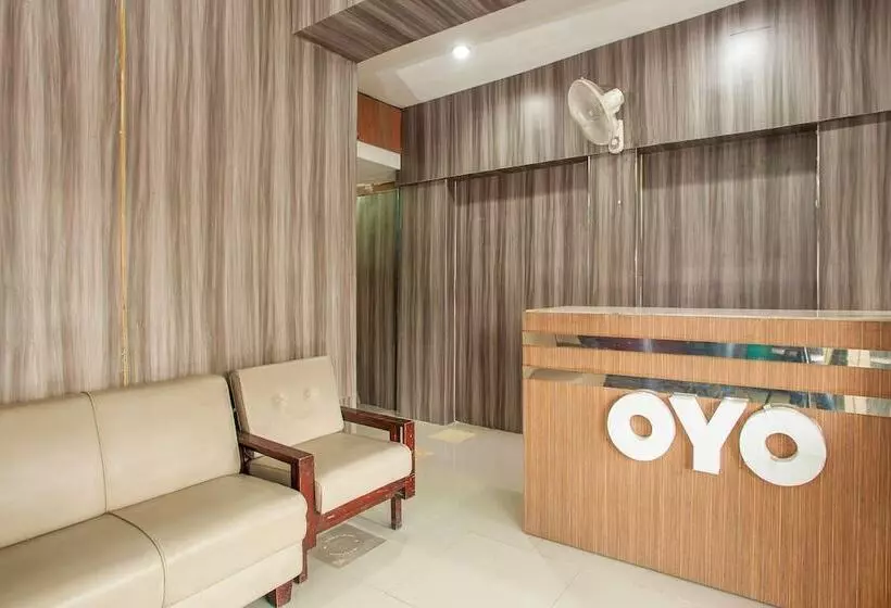 ホテル Oyo 164 Ang's Residence