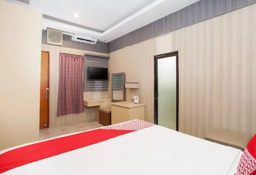 ホテル Oyo 164 Ang's Residence