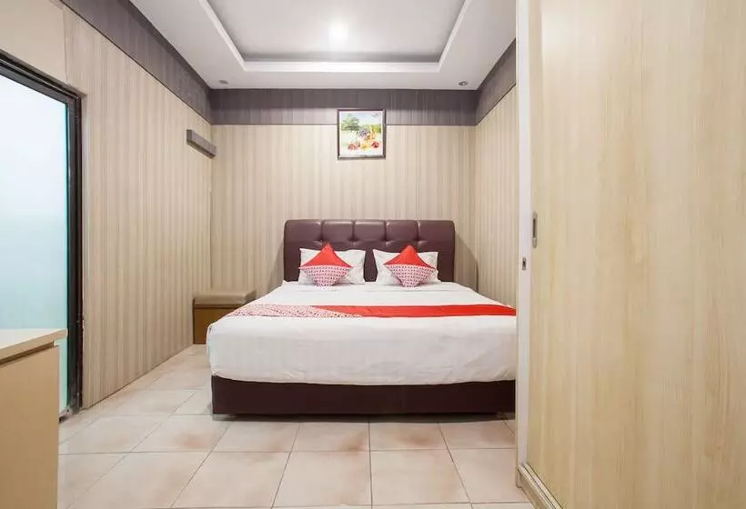 ホテル Oyo 164 Ang's Residence