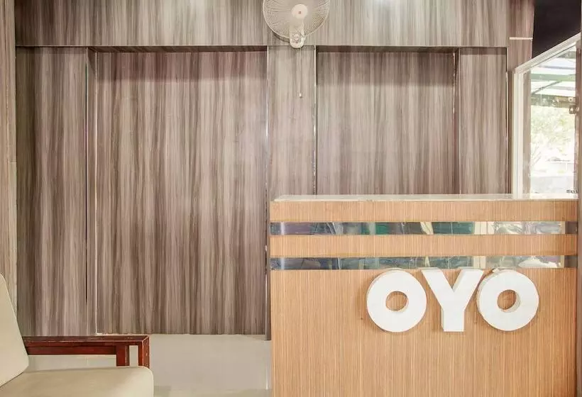 ホテル Oyo 164 Ang's Residence