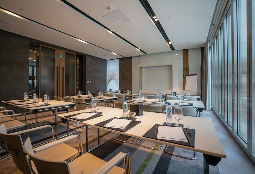 Hotel Al Bandar Rotana – Dubai Creek