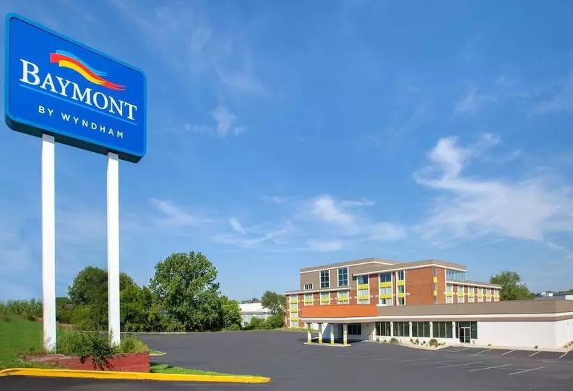 ホテル Baymont By Wyndham Grand Rapids Near Downtown