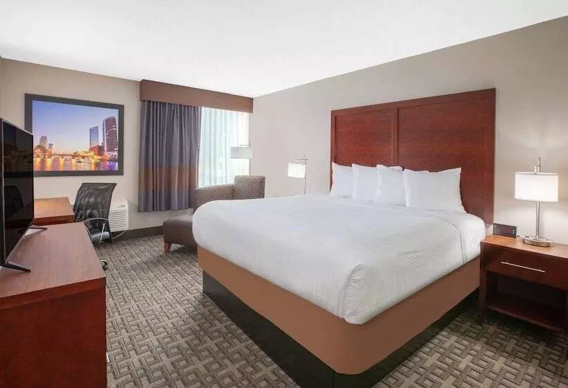 ホテル Baymont By Wyndham Grand Rapids Near Downtown