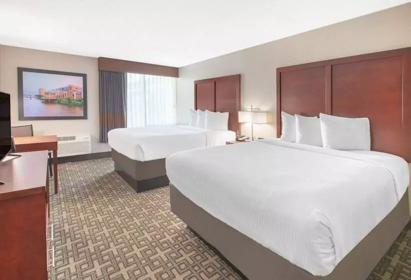 ホテル Baymont By Wyndham Grand Rapids Near Downtown