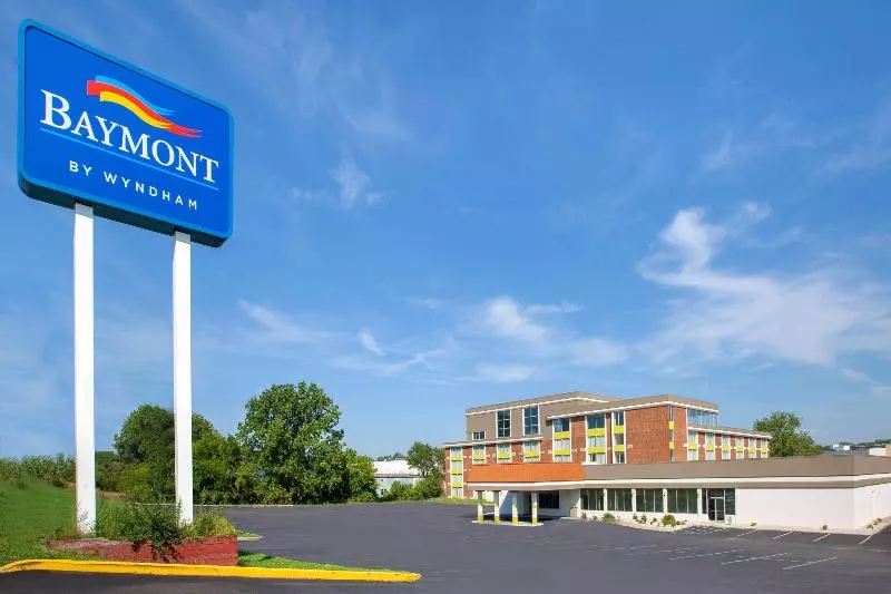 ホテル Baymont By Wyndham Grand Rapids Near Downtown