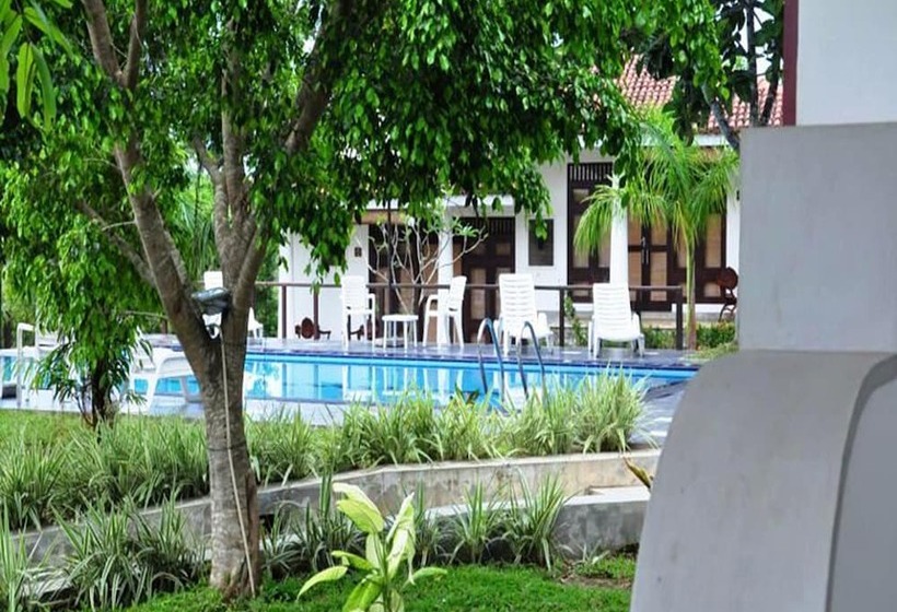 فندق Fort Edge Retreat