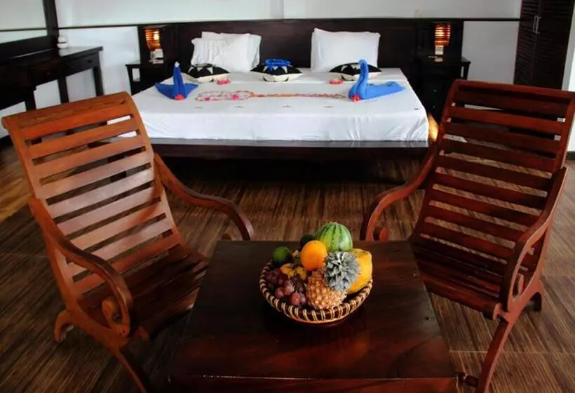 ホテル Fort Edge Retreat
