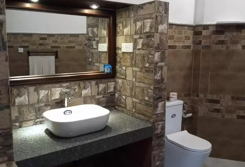 ホテル Fort Edge Retreat