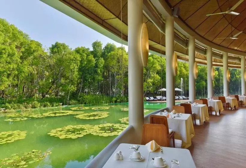 هتل Dreamland Maldives Resort