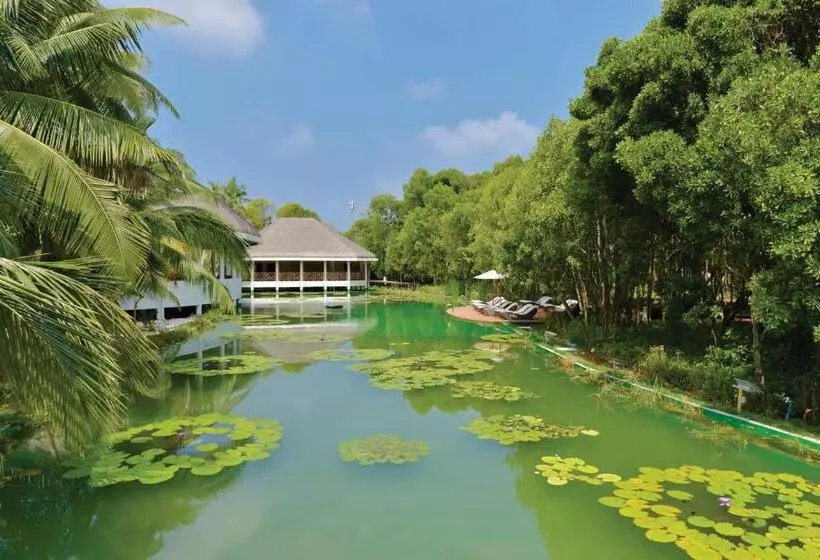 هتل Dreamland Maldives Resort