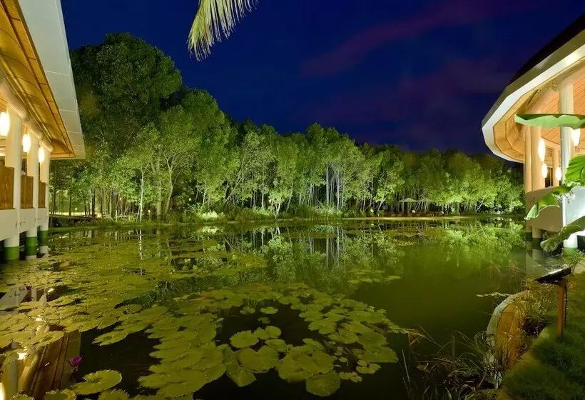 هتل Dreamland Maldives Resort