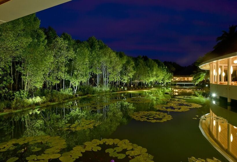 هتل Dreamland Maldives Resort