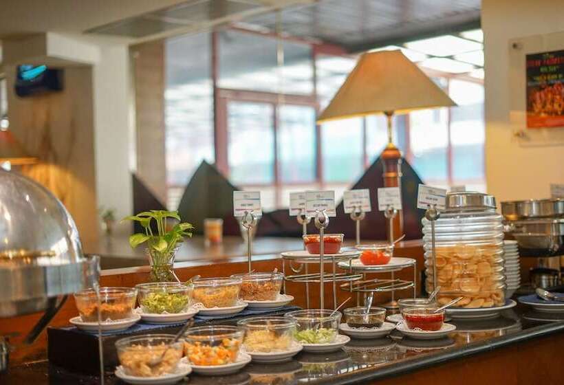 هتل Capital O 166 Princess