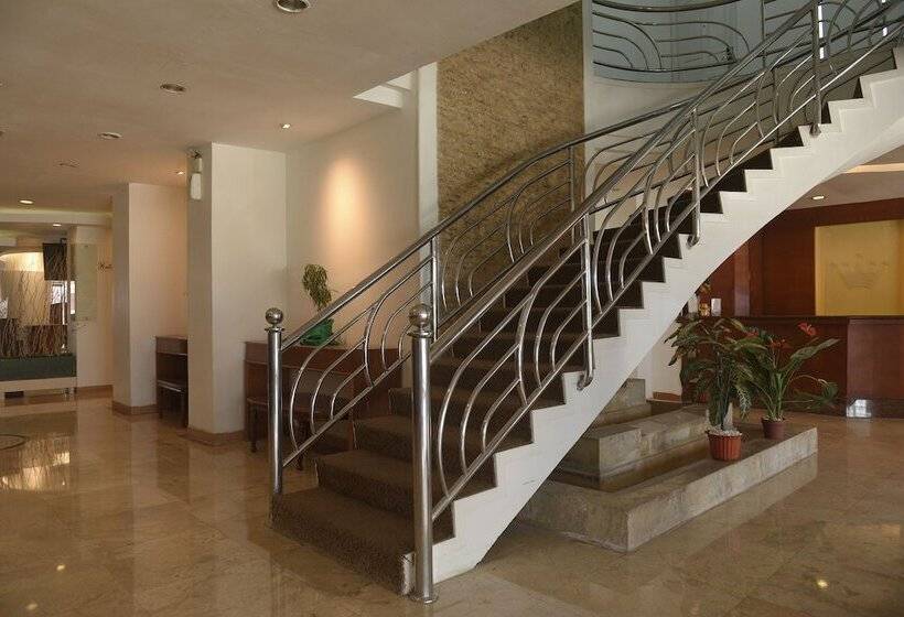 هتل Capital O 166 Princess