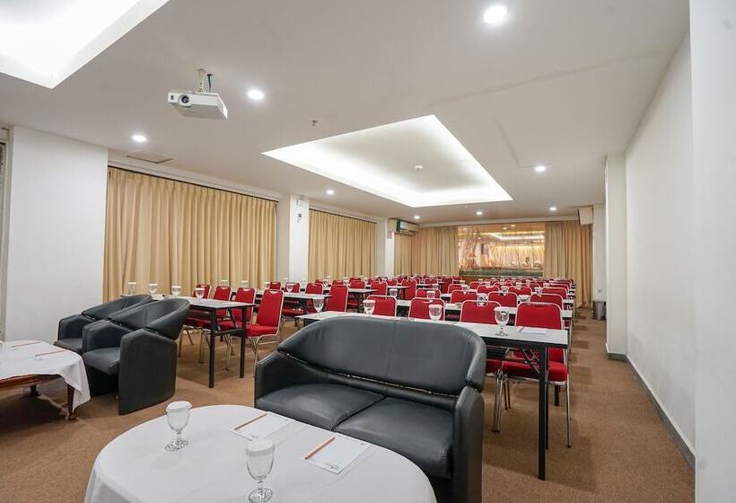 هتل Capital O 166 Princess