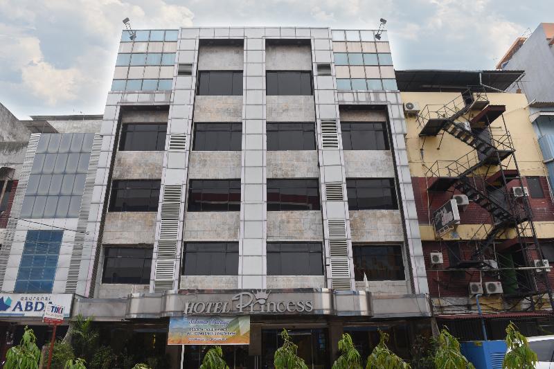 هتل Capital O 166 Princess