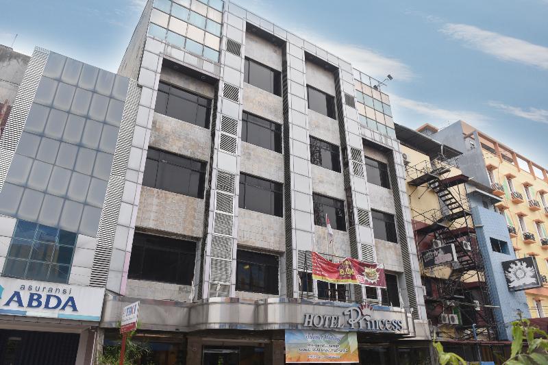 هتل Capital O 166 Princess