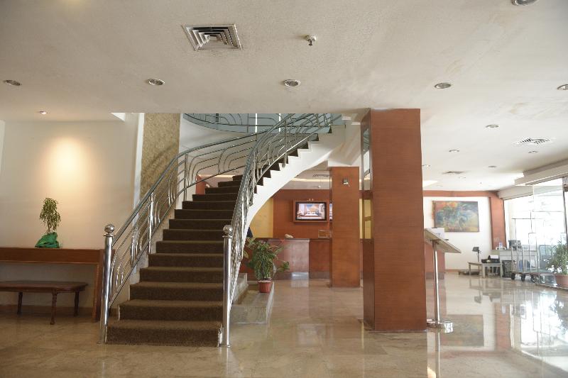 هتل Capital O 166 Princess