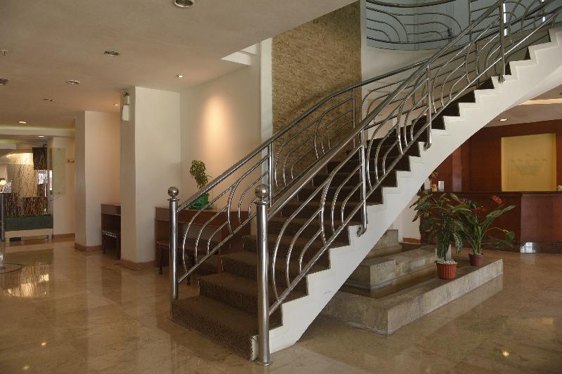 هتل Capital O 166 Princess