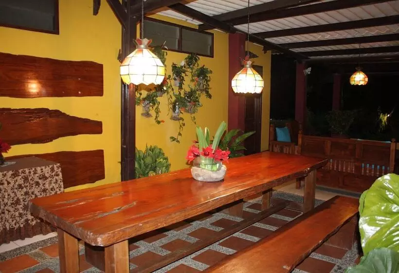 هتل Oyo 209 Permata Hati Resort & Organic Farm