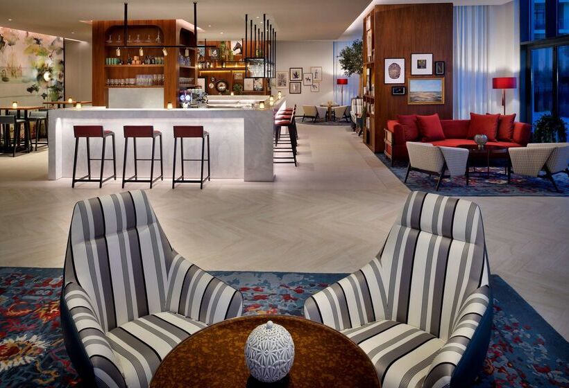 هتل Vida Emirates Hills