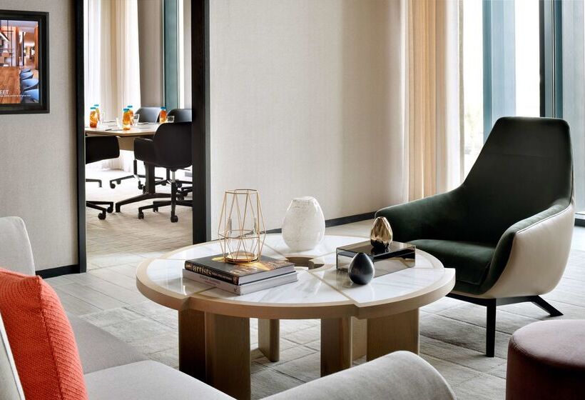 هتل Vida Emirates Hills