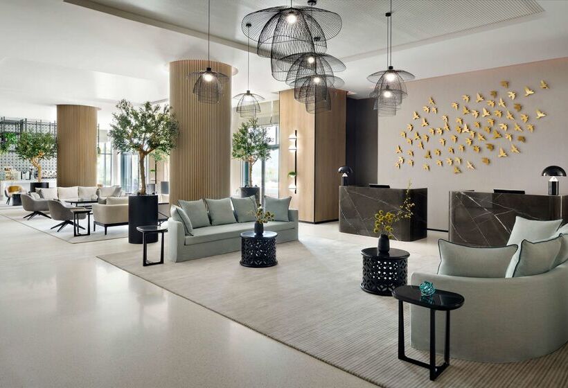 هتل Vida Emirates Hills